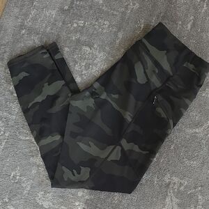 Athleta Black and Green Camouflage Leggings